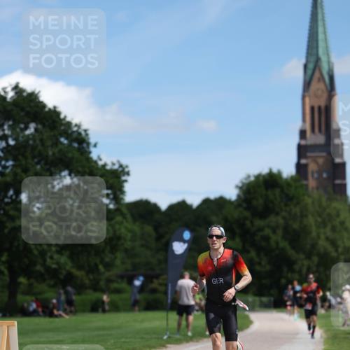 21.06.2026 - Viking Triathlon Michael Strokosch http://msf.ph/oto/9832753 21.06.2026 13:04:56 Laufen 467, 475 meine-sportfotos.de