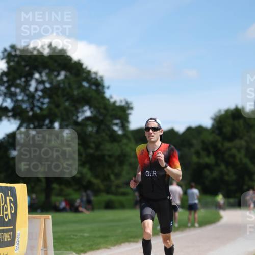 21.06.2026 - Viking Triathlon Michael Strokosch http://msf.ph/oto/9832756 21.06.2026 13:04:58 Laufen 465, 467 meine-sportfotos.de