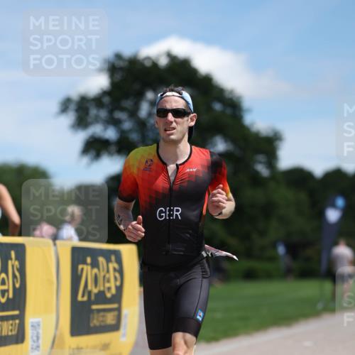 21.06.2026 - Viking Triathlon Michael Strokosch http://msf.ph/oto/9832760 21.06.2026 13:04:59 Laufen 465, 467 meine-sportfotos.de