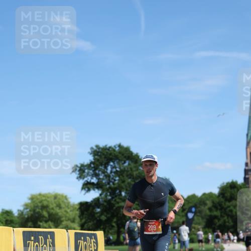21.06.2026 - Viking Triathlon Michael Strokosch http://msf.ph/oto/9834345 21.06.2026 13:25:03 Laufen 209, 493, 610 meine-sportfotos.de