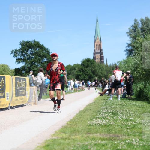 21.06.2026 - Viking Triathlon Michael Strokosch http://msf.ph/oto/9834979 21.06.2026 14:07:34 Laufen 394, 465, 613 meine-sportfotos.de