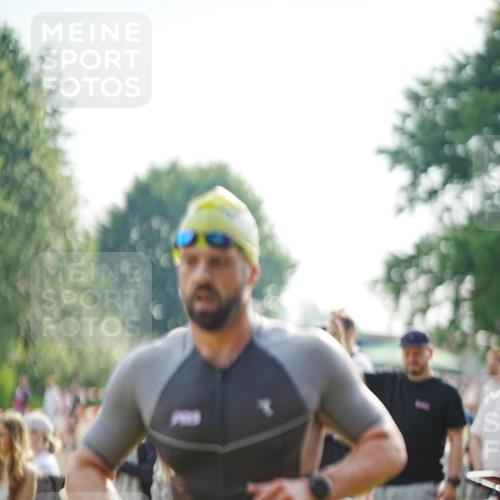 21.06.2026 - 29. Vierlanden-Triathlon LAZAROV Photography http://msf.ph/oto/9839748 21.06.2026 08:33:38 Schwimmen 9 meine-sportfotos.de