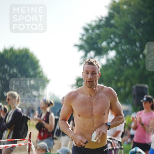 21.06.2026 - 29. Vierlanden-Triathlon LAZAROV Photography http://msf.ph/oto/9839772 21.06.2026 08:36:48 Schwimmen 207, 211 meine-sportfotos.de