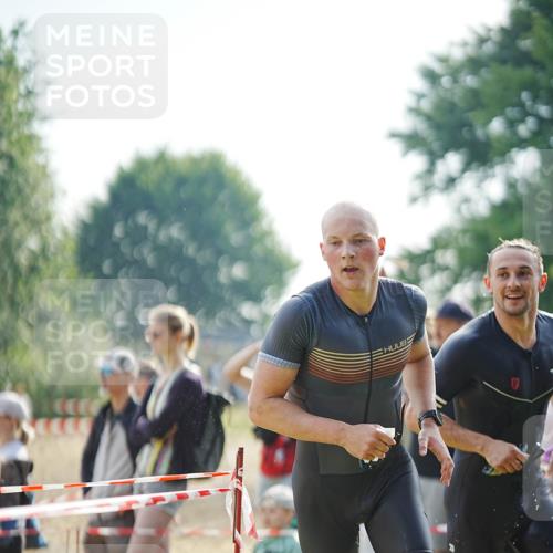 21.06.2026 - 29. Vierlanden-Triathlon LAZAROV Photography http://msf.ph/oto/9839781 21.06.2026 08:37:09 Schwimmen 24, 30 meine-sportfotos.de