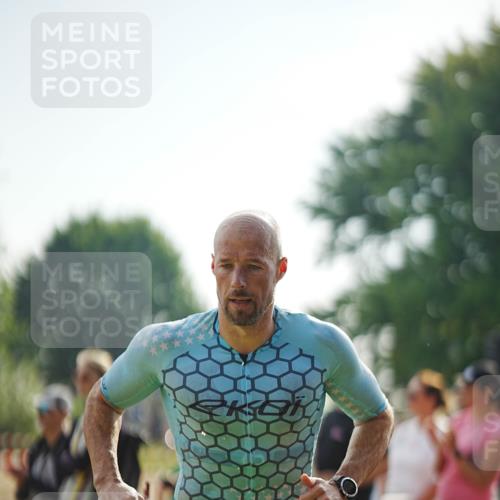 21.06.2026 - 29. Vierlanden-Triathlon LAZAROV Photography http://msf.ph/oto/9839798 21.06.2026 08:37:30 Schwimmen 46, 107, 127 meine-sportfotos.de