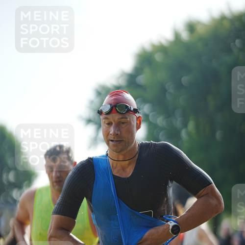 21.06.2026 - 29. Vierlanden-Triathlon LAZAROV Photography http://msf.ph/oto/9839819 21.06.2026 08:39:25 Schwimmen 32, 166, 212 meine-sportfotos.de