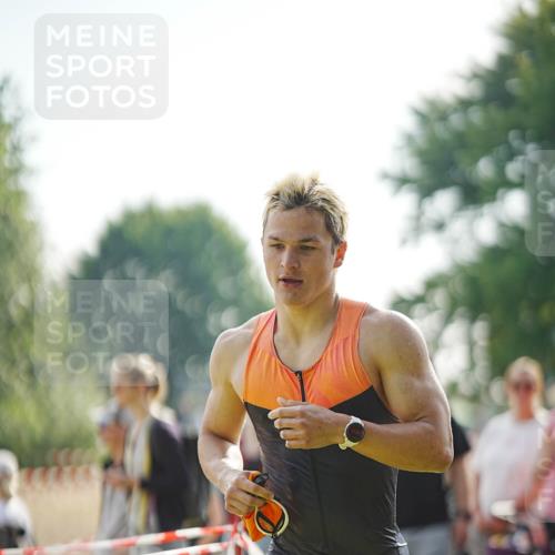 21.06.2026 - 29. Vierlanden-Triathlon LAZAROV Photography http://msf.ph/oto/9839834 21.06.2026 08:39:42 Schwimmen 3, 106 meine-sportfotos.de