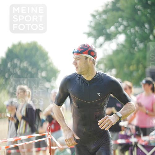 21.06.2026 - 29. Vierlanden-Triathlon LAZAROV Photography http://msf.ph/oto/9839873 21.06.2026 08:40:24 Schwimmen 51, 55, 109 meine-sportfotos.de