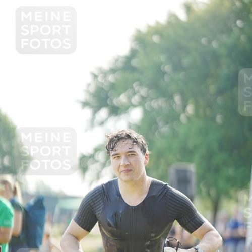 21.06.2026 - 29. Vierlanden-Triathlon LAZAROV Photography http://msf.ph/oto/9839885 21.06.2026 08:49:25 Schwimmen 54, 86 meine-sportfotos.de