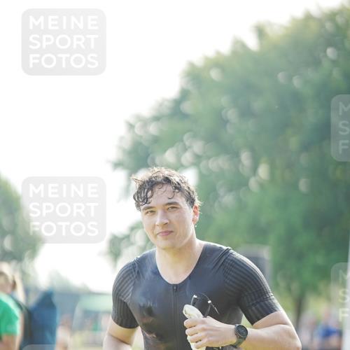 21.06.2026 - 29. Vierlanden-Triathlon LAZAROV Photography http://msf.ph/oto/9839886 21.06.2026 08:49:25 Schwimmen 54, 86 meine-sportfotos.de