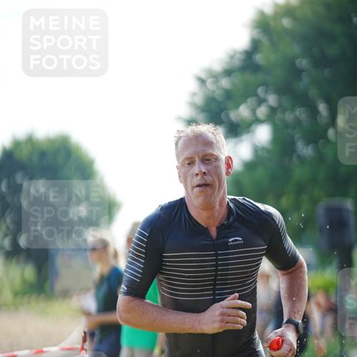 21.06.2026 - 29. Vierlanden-Triathlon LAZAROV Photography http://msf.ph/oto/9839897 21.06.2026 08:49:49 Schwimmen 153 meine-sportfotos.de