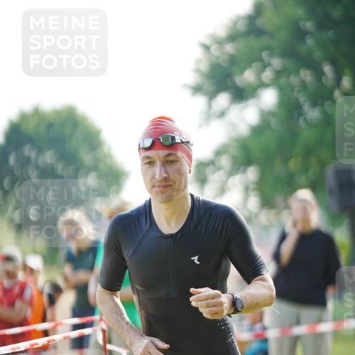 21.06.2026 - 29. Vierlanden-Triathlon LAZAROV Photography http://msf.ph/oto/9839950 21.06.2026 08:51:01 Schwimmen 100, 179, 1353 meine-sportfotos.de
