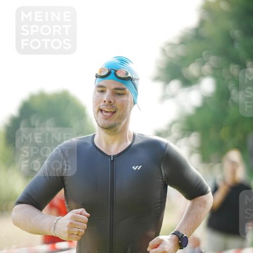 21.06.2026 - 29. Vierlanden-Triathlon LAZAROV Photography http://msf.ph/oto/9839960 21.06.2026 08:51:12 Schwimmen 71 meine-sportfotos.de