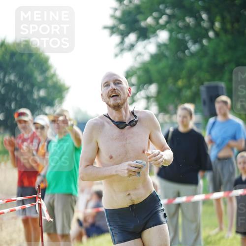 21.06.2026 - 29. Vierlanden-Triathlon LAZAROV Photography http://msf.ph/oto/9839961 21.06.2026 08:51:27 Schwimmen 50 meine-sportfotos.de