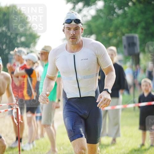21.06.2026 - 29. Vierlanden-Triathlon LAZAROV Photography http://msf.ph/oto/9839983 21.06.2026 08:52:19 Schwimmen 5, 58, 171 meine-sportfotos.de