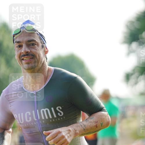 21.06.2026 - 29. Vierlanden-Triathlon LAZAROV Photography http://msf.ph/oto/9840001 21.06.2026 08:52:43 Schwimmen 167 meine-sportfotos.de