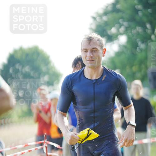 21.06.2026 - 29. Vierlanden-Triathlon LAZAROV Photography http://msf.ph/oto/9840006 21.06.2026 08:52:51 Schwimmen 22, 98, 167, 195 meine-sportfotos.de