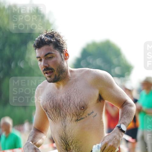 21.06.2026 - 29. Vierlanden-Triathlon LAZAROV Photography http://msf.ph/oto/9840032 21.06.2026 08:53:41 Schwimmen 15, 70 meine-sportfotos.de