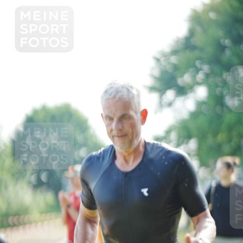 21.06.2026 - 29. Vierlanden-Triathlon LAZAROV Photography http://msf.ph/oto/9840034 21.06.2026 08:53:53 Schwimmen 124 meine-sportfotos.de