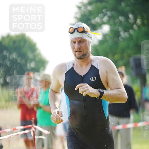 21.06.2026 - 29. Vierlanden-Triathlon LAZAROV Photography http://msf.ph/oto/9840055 21.06.2026 08:54:16 Schwimmen 190 meine-sportfotos.de