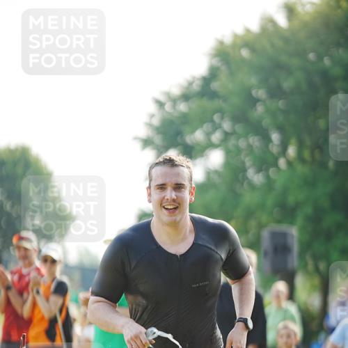 21.06.2026 - 29. Vierlanden-Triathlon LAZAROV Photography http://msf.ph/oto/9840067 21.06.2026 08:55:06 Schwimmen 19 meine-sportfotos.de