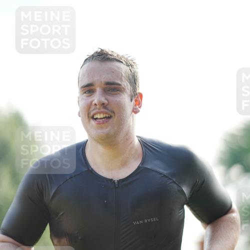 21.06.2026 - 29. Vierlanden-Triathlon LAZAROV Photography http://msf.ph/oto/9840072 21.06.2026 08:55:07 Schwimmen 19 meine-sportfotos.de