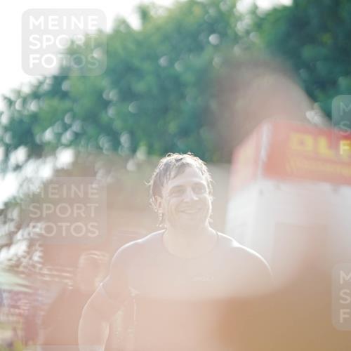 21.06.2026 - 29. Vierlanden-Triathlon LAZAROV Photography http://msf.ph/oto/9840074 21.06.2026 08:55:40 Schwimmen 113 meine-sportfotos.de