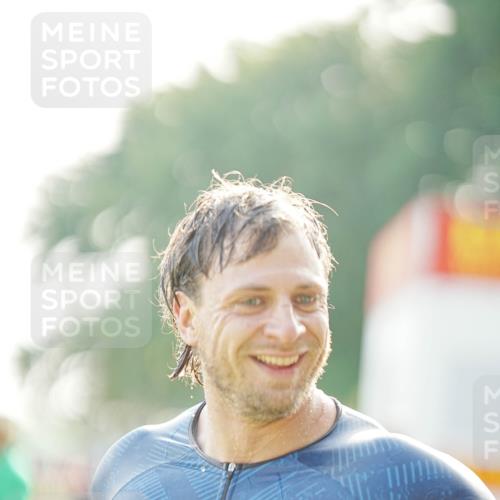 21.06.2026 - 29. Vierlanden-Triathlon LAZAROV Photography http://msf.ph/oto/9840075 21.06.2026 08:55:41 Schwimmen 113 meine-sportfotos.de