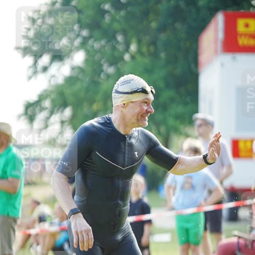 21.06.2026 - 29. Vierlanden-Triathlon LAZAROV Photography http://msf.ph/oto/9840082 21.06.2026 08:56:10 Schwimmen 138 meine-sportfotos.de