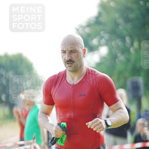 21.06.2026 - 29. Vierlanden-Triathlon LAZAROV Photography http://msf.ph/oto/9840095 21.06.2026 08:56:26 Schwimmen 121 meine-sportfotos.de