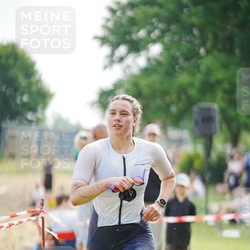 21.06.2026 - 29. Vierlanden-Triathlon LAZAROV Photography http://msf.ph/oto/9840133 21.06.2026 09:15:11 Schwimmen 248, 269, 294 meine-sportfotos.de