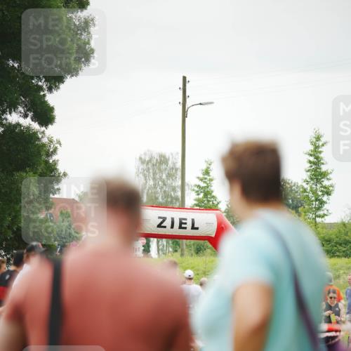 21.06.2026 - 29. Vierlanden-Triathlon LAZAROV Photography http://msf.ph/oto/9840199 21.06.2026 09:27:30 Schwimmen  meine-sportfotos.de