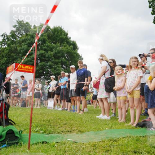 21.06.2026 - 29. Vierlanden-Triathlon LAZAROV Photography http://msf.ph/oto/9840221 21.06.2026 09:55:43 Schwimmen 376 meine-sportfotos.de