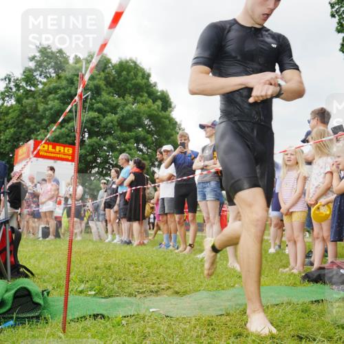 21.06.2026 - 29. Vierlanden-Triathlon LAZAROV Photography http://msf.ph/oto/9840232 21.06.2026 09:57:00 Schwimmen 307, 317 meine-sportfotos.de