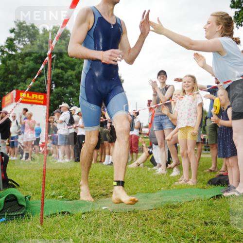 21.06.2026 - 29. Vierlanden-Triathlon LAZAROV Photography http://msf.ph/oto/9840280 21.06.2026 10:05:41 Schwimmen 429, 448 meine-sportfotos.de