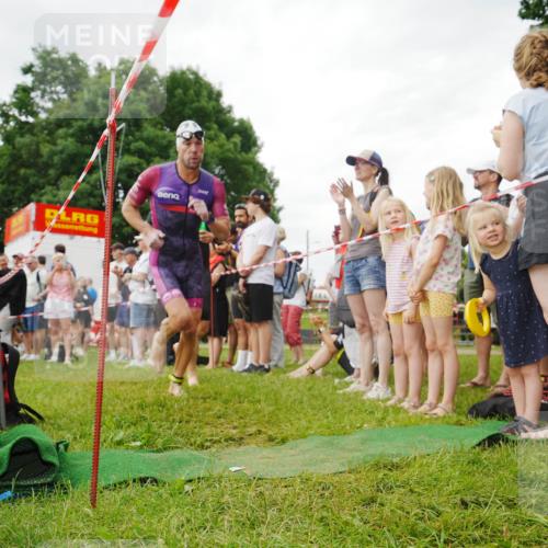 21.06.2026 - 29. Vierlanden-Triathlon LAZAROV Photography http://msf.ph/oto/9840285 21.06.2026 10:05:47 Schwimmen 395, 414, 429, 448 meine-sportfotos.de