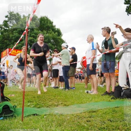 21.06.2026 - 29. Vierlanden-Triathlon LAZAROV Photography http://msf.ph/oto/9840652 21.06.2026 10:19:42 Schwimmen 498, 518, 522, 523, 527, 534, 548, 566, 580, 581, 594, 603, 1357 meine-sportfotos.de