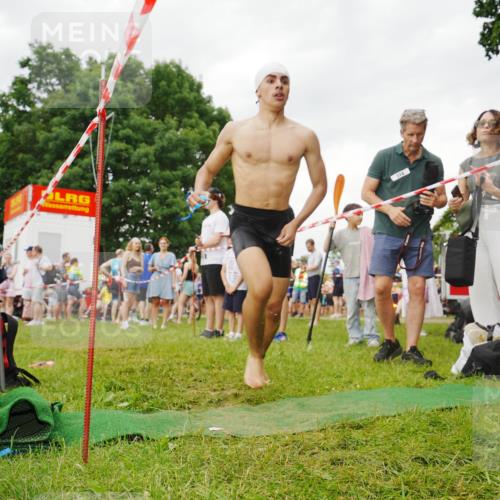 21.06.2026 - 29. Vierlanden-Triathlon LAZAROV Photography http://msf.ph/oto/9840683 21.06.2026 10:20:23 Schwimmen 366, 572 meine-sportfotos.de