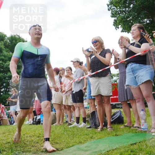21.06.2026 - 29. Vierlanden-Triathlon LAZAROV Photography http://msf.ph/oto/9840748 21.06.2026 10:55:12 Schwimmen 97, 679 meine-sportfotos.de