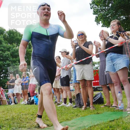 21.06.2026 - 29. Vierlanden-Triathlon LAZAROV Photography http://msf.ph/oto/9840750 21.06.2026 10:55:12 Schwimmen 97, 679 meine-sportfotos.de