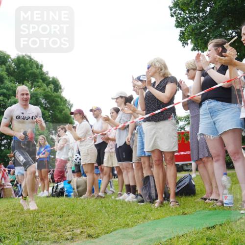21.06.2026 - 29. Vierlanden-Triathlon LAZAROV Photography http://msf.ph/oto/9840760 21.06.2026 10:56:35 Schwimmen 654 meine-sportfotos.de
