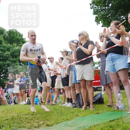 21.06.2026 - 29. Vierlanden-Triathlon LAZAROV Photography http://msf.ph/oto/9840762 21.06.2026 10:56:35 Schwimmen 654 meine-sportfotos.de