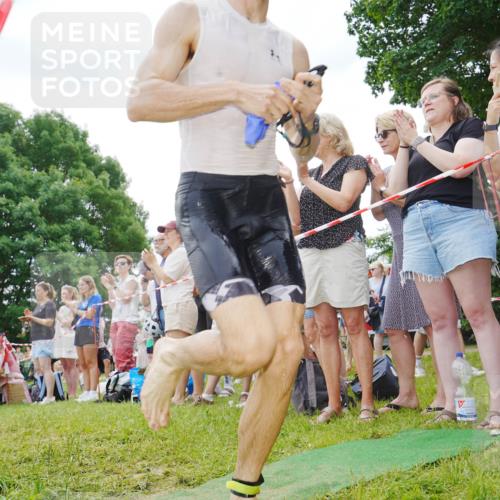 21.06.2026 - 29. Vierlanden-Triathlon LAZAROV Photography http://msf.ph/oto/9840771 21.06.2026 10:57:12 Schwimmen 726, 740 meine-sportfotos.de