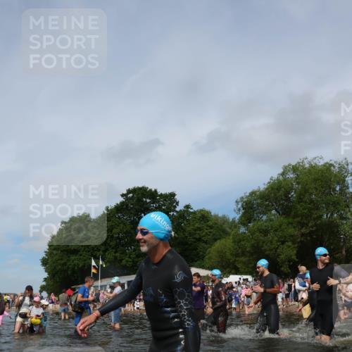 21.06.2026 - Viking Triathlon Michael Strokosch http://msf.ph/oto/9841331 21.06.2026 10:09:32 Schwimmen 52, 61, 117, 174, 244, 264, 305, 309, 357, 379, 417, 439, 491, 512, 515, 557 meine-sportfotos.de