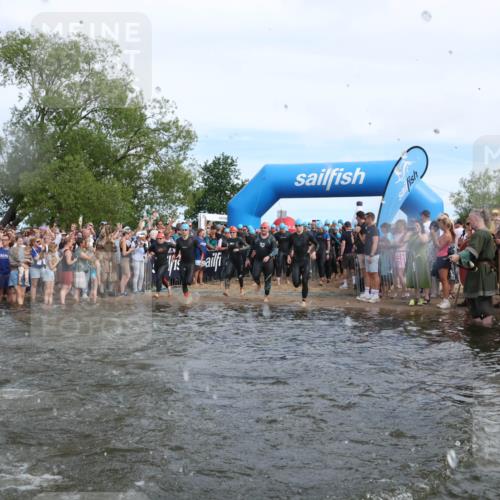 21.06.2026 - Viking Triathlon Michael Strokosch http://msf.ph/oto/9841418 21.06.2026 10:00:26 Schwimmen 1, 2, 4, 7, 8, 9, 10, 19, 21, 29, 103, 189, 517, 547, 575, 610, 637, 669 meine-sportfotos.de