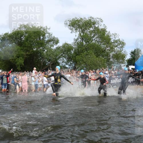 21.06.2026 - Viking Triathlon Michael Strokosch http://msf.ph/oto/9841543 21.06.2026 10:00:52 Schwimmen 27, 42, 46, 74, 98, 119, 176, 218, 371, 426, 441, 466, 565, 569, 643 meine-sportfotos.de