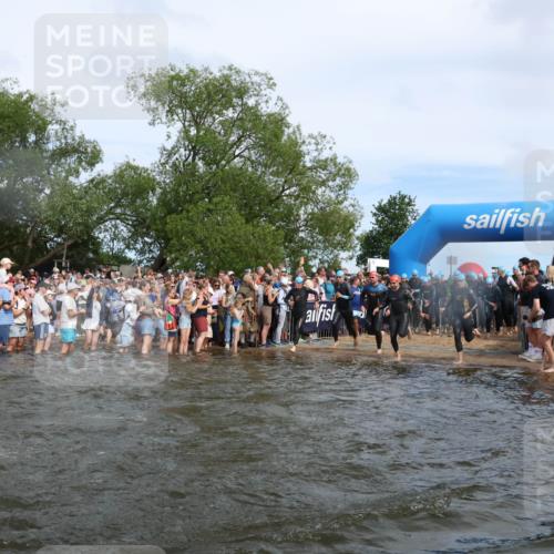 21.06.2026 - Viking Triathlon Michael Strokosch http://msf.ph/oto/9841565 21.06.2026 10:00:56 Schwimmen 17, 27, 42, 74, 98, 119, 218, 454, 466, 506, 565, 569, 623, 640, 643 meine-sportfotos.de
