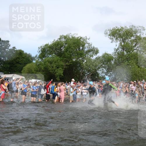 21.06.2026 - Viking Triathlon Michael Strokosch http://msf.ph/oto/9841605 21.06.2026 10:01:02 Schwimmen 14, 17, 27, 42, 74, 98, 180, 218, 249, 337, 454, 506, 527, 623, 640 meine-sportfotos.de