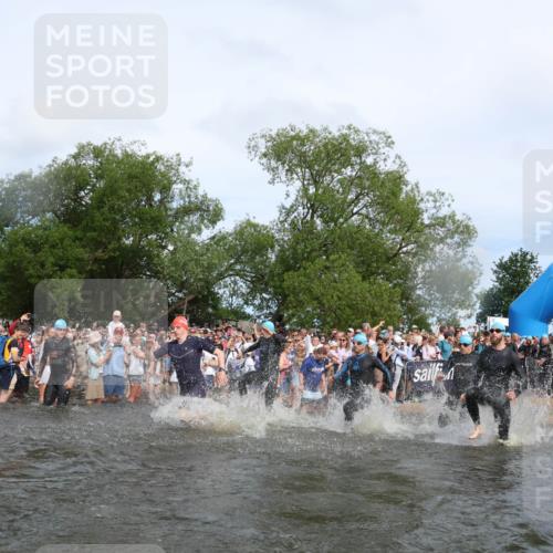 21.06.2026 - Viking Triathlon Michael Strokosch http://msf.ph/oto/9841775 21.06.2026 10:01:33 Schwimmen 13, 26, 28, 51, 62, 109, 113, 145, 161, 278, 300, 311, 359, 500, 551, 568, 576, 627, 633, 665 meine-sportfotos.de