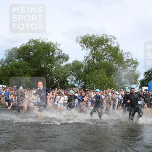 21.06.2026 - Viking Triathlon Michael Strokosch http://msf.ph/oto/9841777 21.06.2026 10:01:34 Schwimmen 13, 26, 62, 109, 113, 161, 278, 300, 311, 359, 551, 568, 576, 627, 633 meine-sportfotos.de